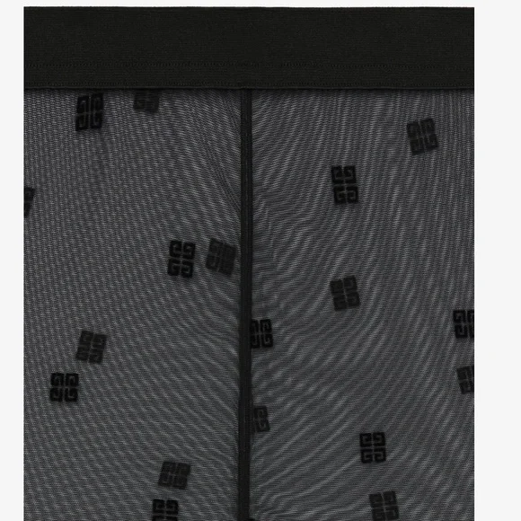 Givenchy
Transparent 4G leggings
Leggings ONLY
size small
Worn once - Picture 3 of 4